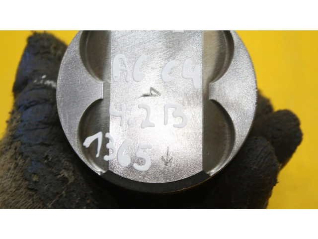 Píst 077B Audi A6 S6 C4 4A