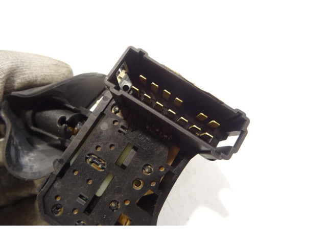 Ручка стеклоочистителей 6001551357   Dacia Duster