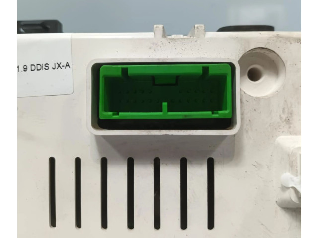 Přístrojová deska Suzuki Grand Vitara I 3411067JA