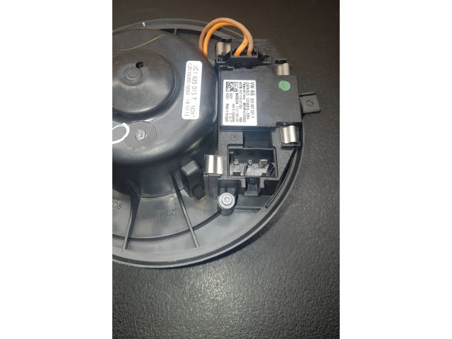 Блок предохранителей  3C1820015T, CZ0160600869   Volkswagen PASSAT B7    