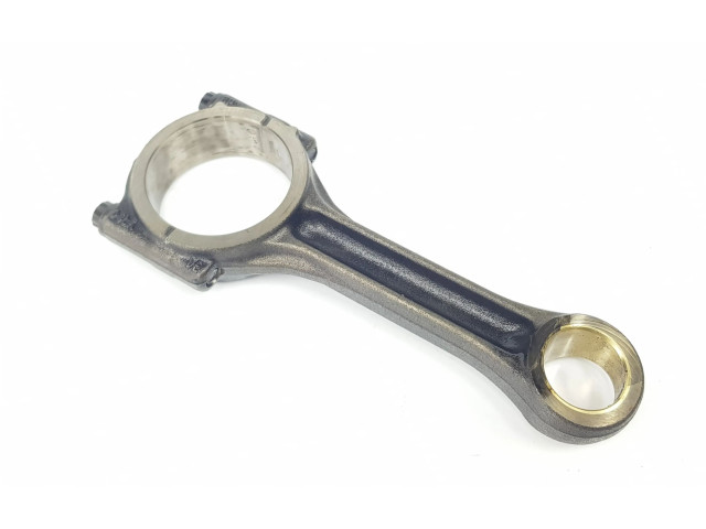 Шатун CRLB 04L105401A, 04L105401A    Skoda Superb B8 (3V)  