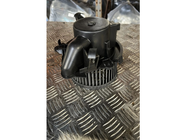 Вентилятор печки 77362402 Fiat Idea