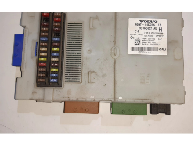 Pojistková skříňka 30765624AE Volvo XC70 2009