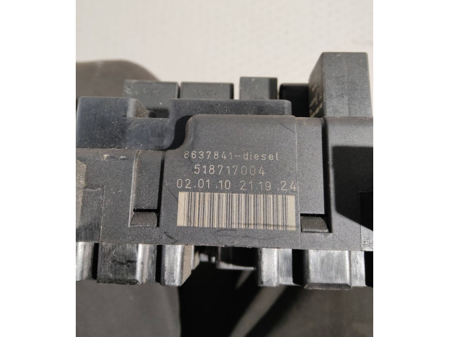 Блок предохранителей 8637841, 518717004   Volvo S80    