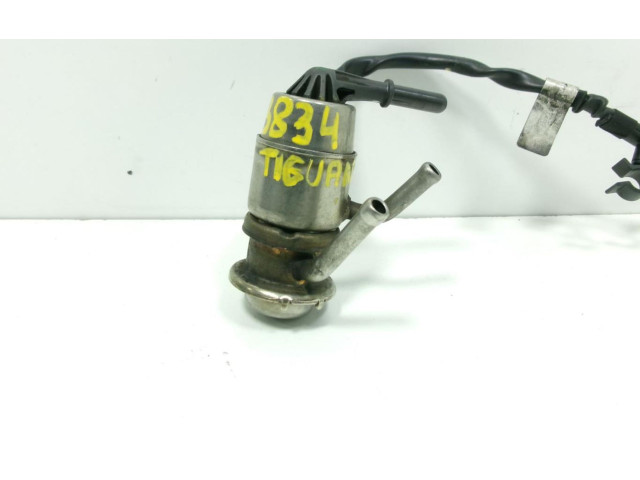 Vstřikovač 04L131113P Volkswagen Tiguan