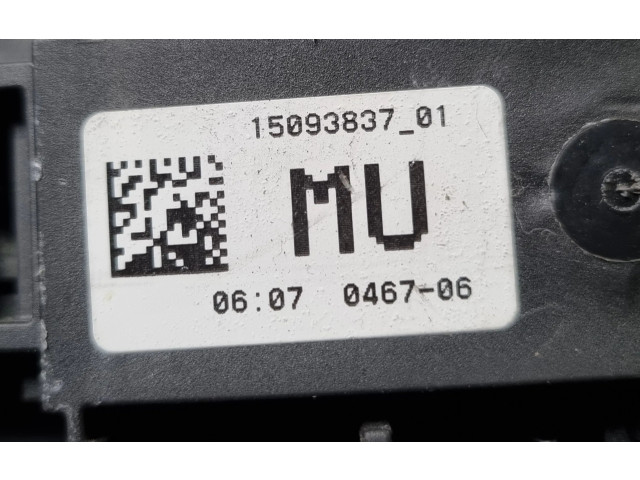 Pojistková skříňka 15093837, 15738847 Cadillac Escalade 2007