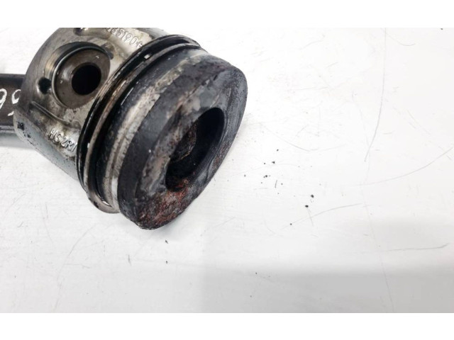  Поршень с шатуном    Volvo V50  