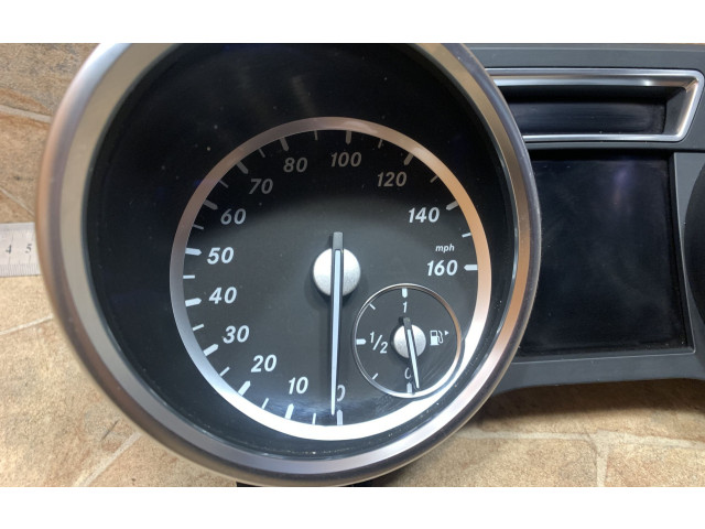 Панель приборов    Mercedes-Benz GL X166       