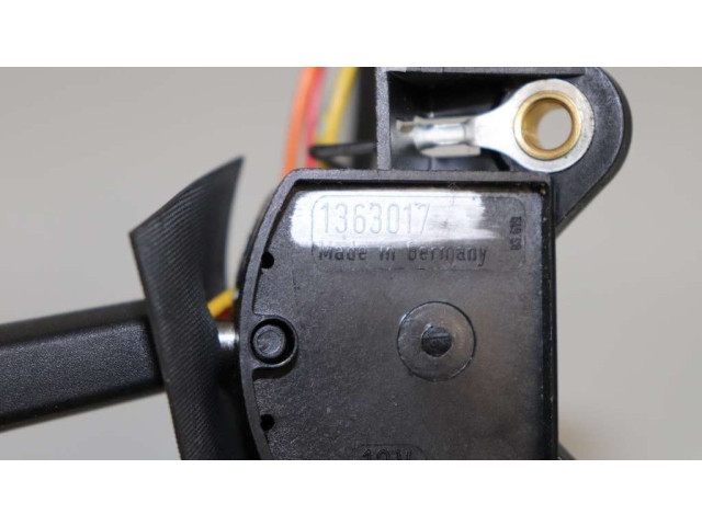Ручка стеклоочистителей 1363017   Volvo 940