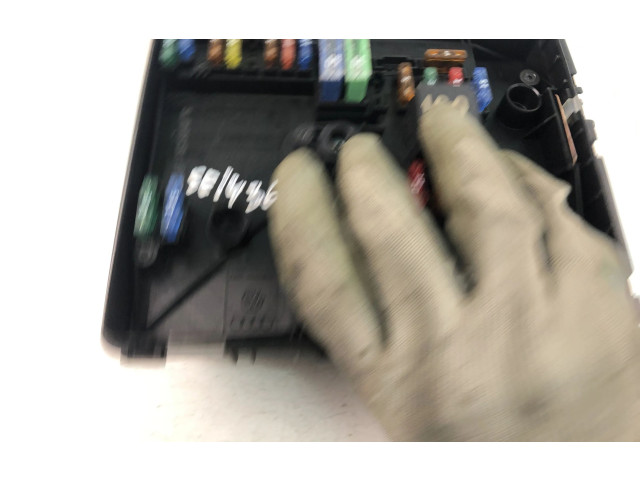 Блок предохранителей 2K5970331R Volkswagen Caddy