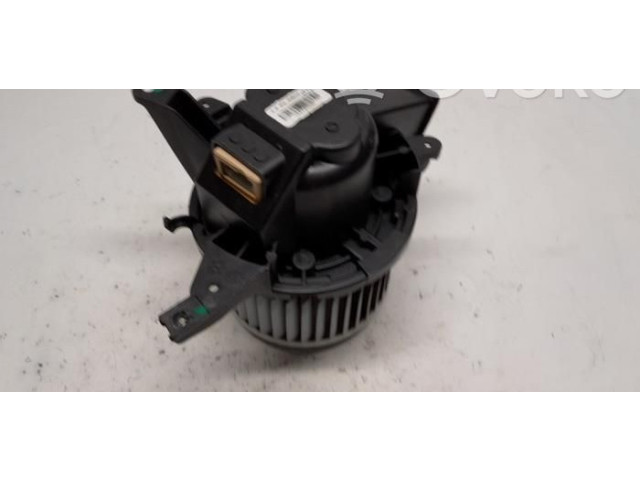 Вентилятор печки    000550, 1D4230000   Fiat 500L