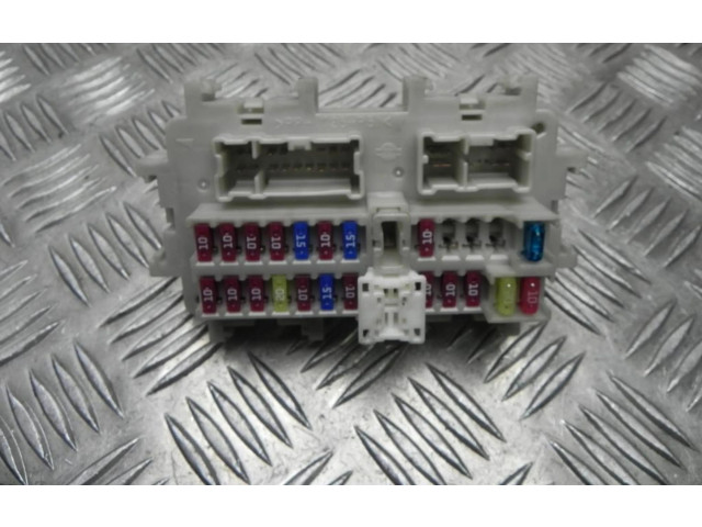 Pojistková skříňka 1052918, K904 Nissan Navara D40 2012