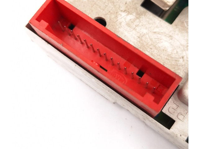 Дисплей    P8200028364A, 216562178A   Renault Clio II