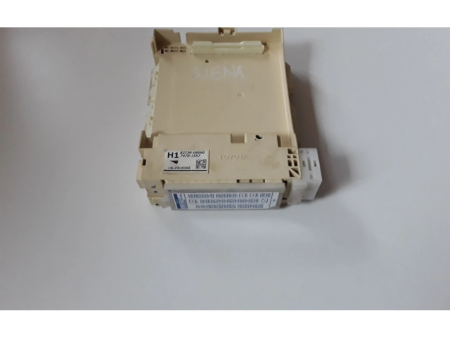 Pojistková skříňka 8273008090 Toyota Sienna XL30 III 2013