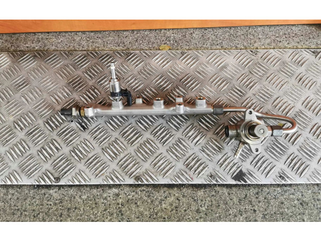 Топливная рампа 04C133320G, 04E127025B Audi Q2 -