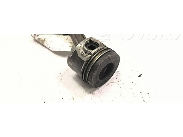 Поршень с шатуном K9K (768) Renault Clio III