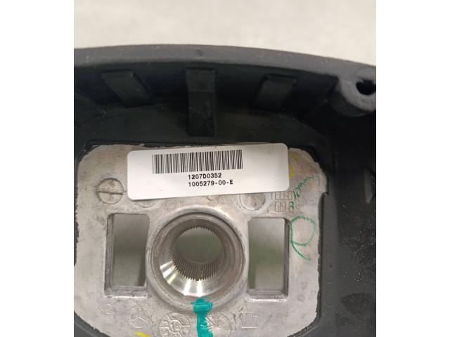 Руль Tesla Model S 2012 - года 100527900E, 1207D0352