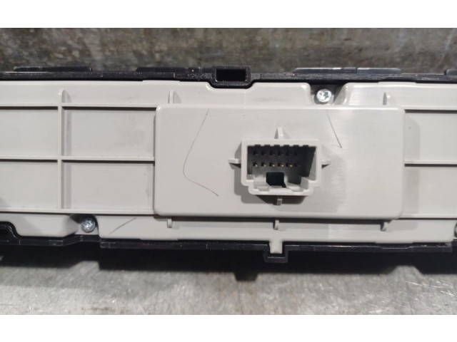 Блок управления климат-контролем 10703154   MG ZS