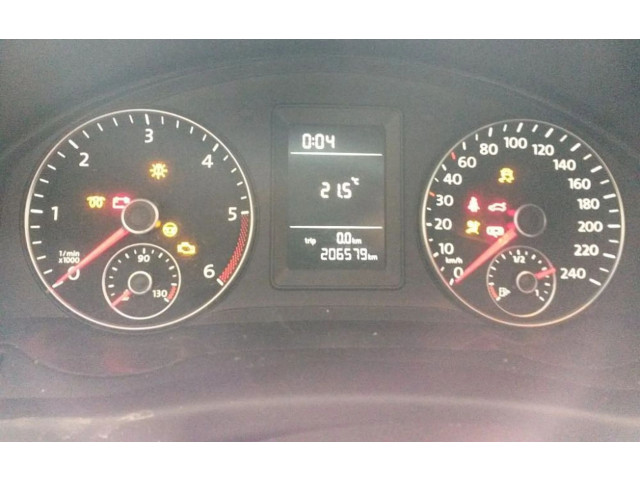 Панель приборов    Volkswagen Golf Plus       
