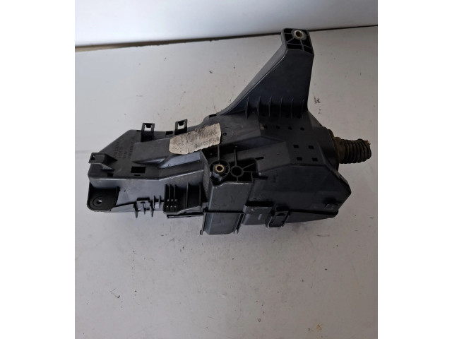 Блок предохранителей  9494210   Volvo V70    