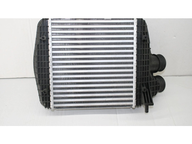 Интеркулер 670035635 Maserati Quattroporte