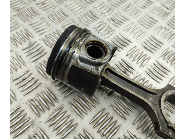  Поршень  RFGK206205BA, GK2Q6K100  Ford Ranger  