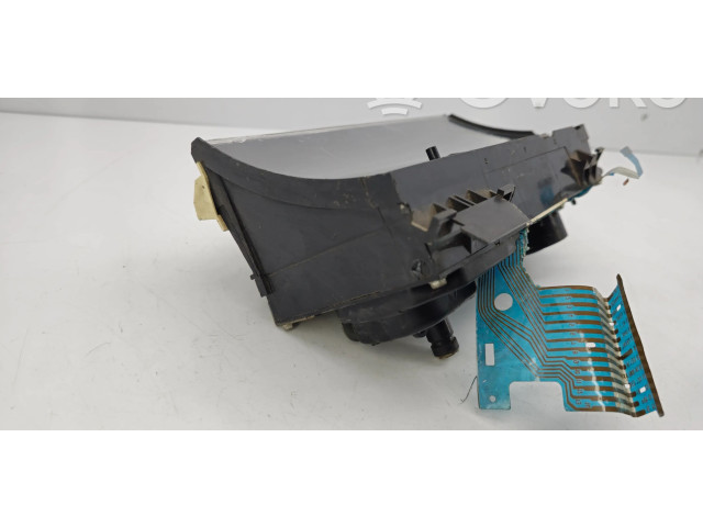 Přístrojová deska Volkswagen PASSAT B2 1987