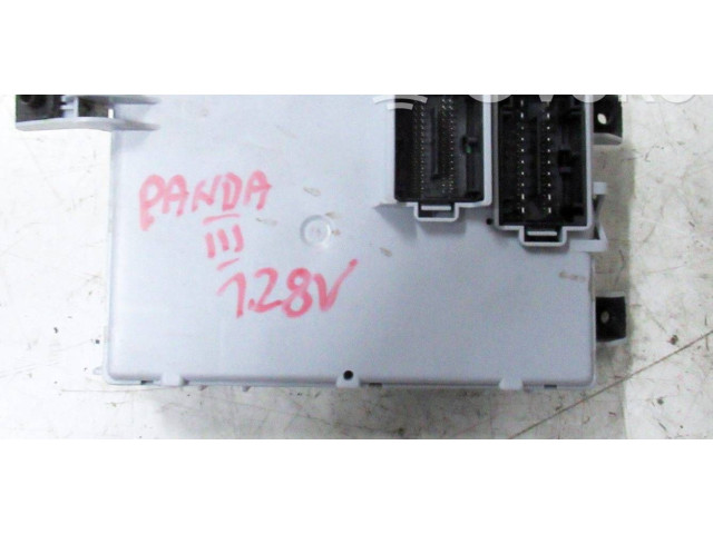 Pojistková skříňka 00521692600, 116RI000832 Fiat Panda III 2013