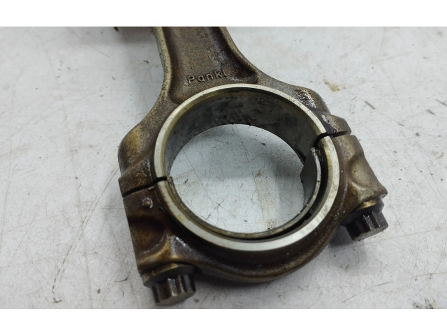  Поршень с шатуном    Maserati Quattroporte  