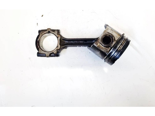 Поршень с шатуном Nissan Almera N16