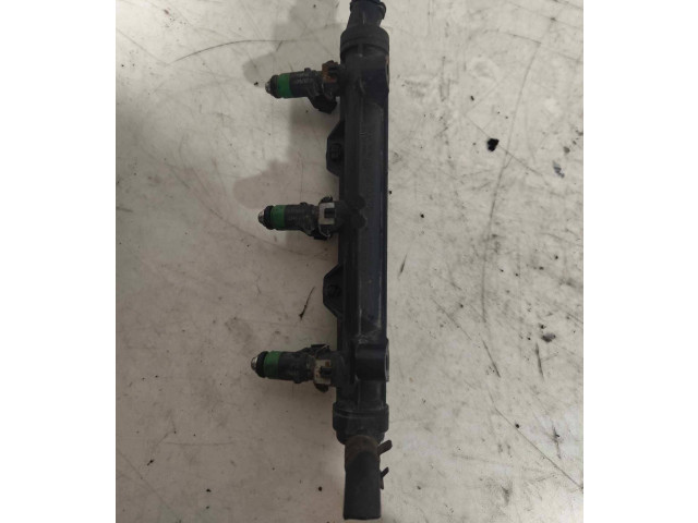 Топливная рампа 03E133320 Skoda Fabia Mk1 (6Y) для двигателя AZQ