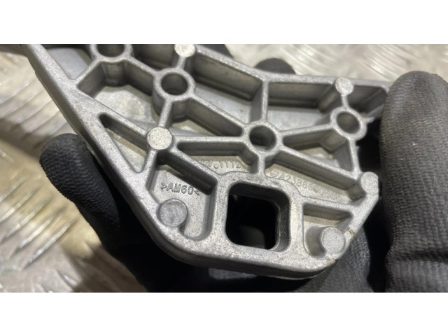 Другая деталь двигателя