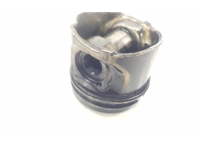  Поршень с шатуном  PISTON204DTD, 204DTD  Land Rover Discovery Sport  