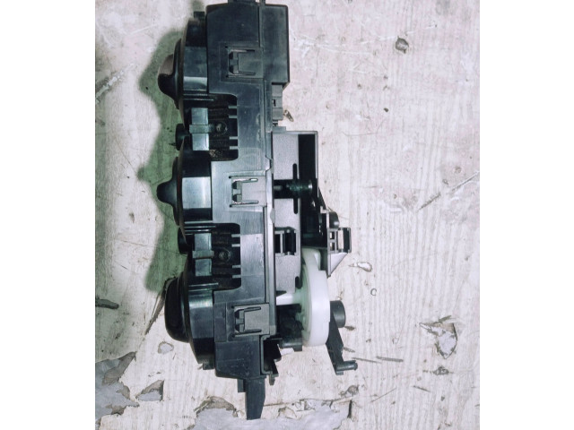 Блок управления климат-контролем 1688302285 Mercedes-Benz A W168