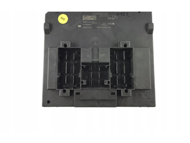 Блок комфорта 5Q0937084, 5Q0937084AN Skoda Octavia Mk3 (5E)