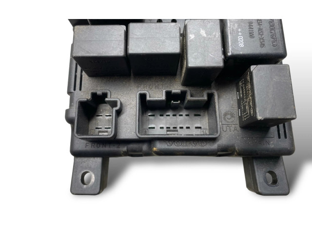 Блок предохранителей  518322326, 8637841   Volvo V70    