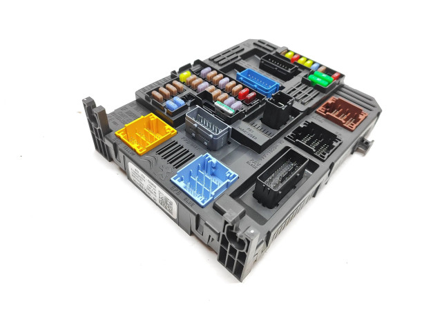 Pojistková skříňka 9832881080, 1892042374 Peugeot 208 2020