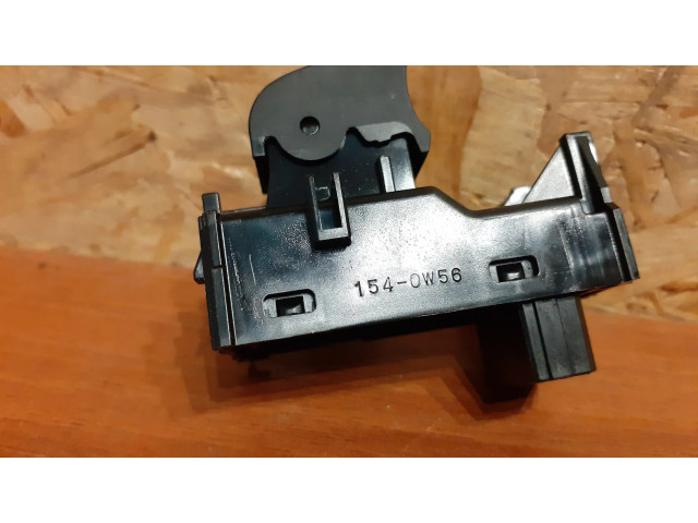 Кнопка крюка в багажнике