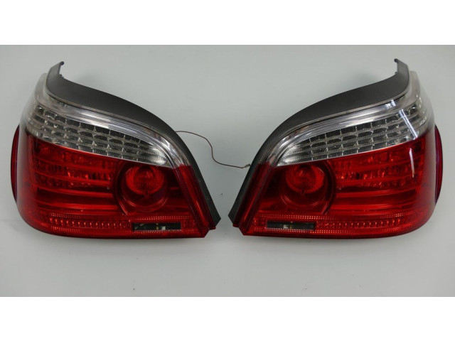 Задний фонарь в кузове