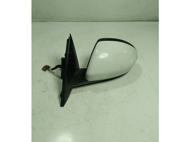 Zpětné zrcátko  Jaguar E-Pace 2018  J9C8373  