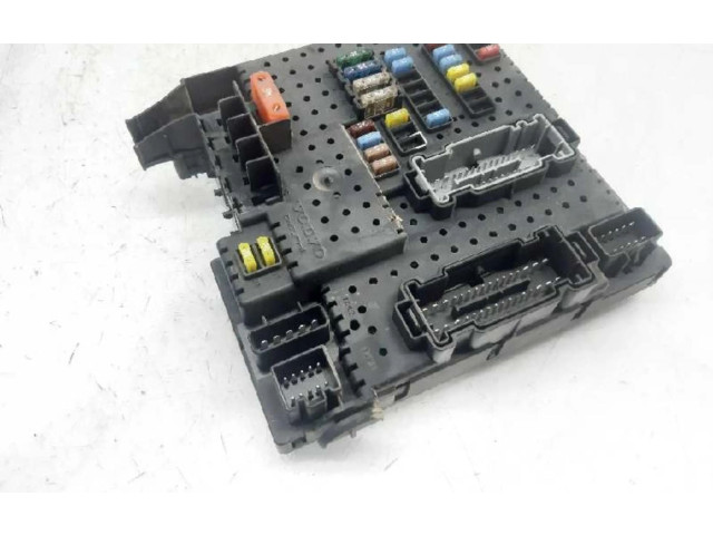 Блок предохранителей 30728512   Volvo XC90    