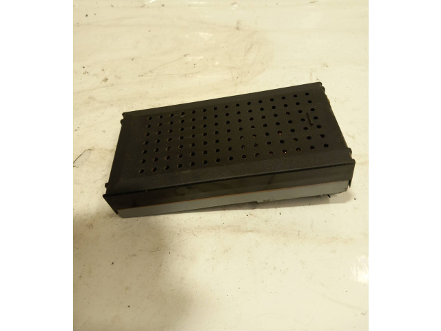 Блок предохранителей 30657428, 000002211822 Volvo V70