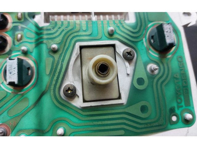 Přístrojová deska  Toyota Starlet (P70) III 1987 83200-10120, 257700-8750  