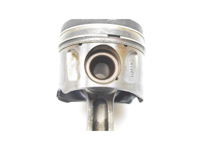 Поршень с шатуном 306DT Land Rover Range Rover Sport L494