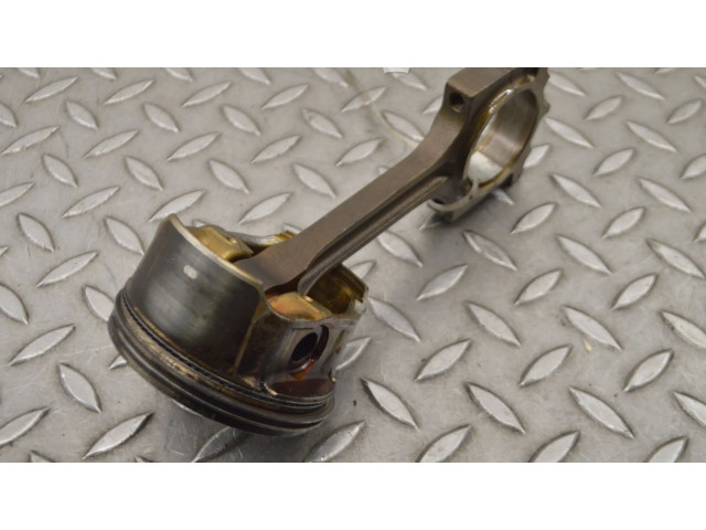  Поршень D 4204 T23   Volvo XC90  