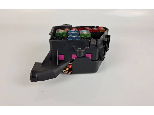 Блок предохранителей  8D1941824   Audi A6 S6 C5 4B    