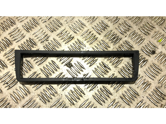 Держатель (кронштейн)