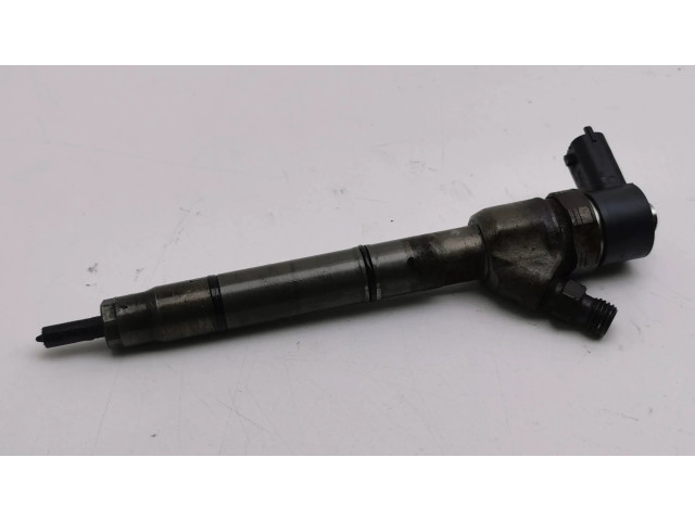 Vstřikovač 338002A800, 0445110411 Hyundai i40 pro naftový motor 1.7