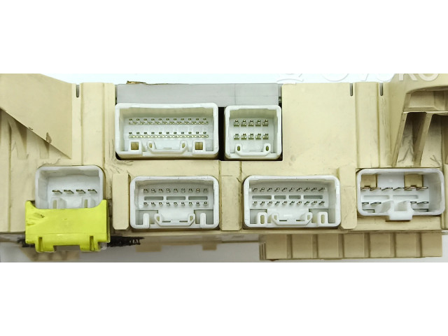 Блок предохранителей 8273050080, 0J220052 Lexus LS 430