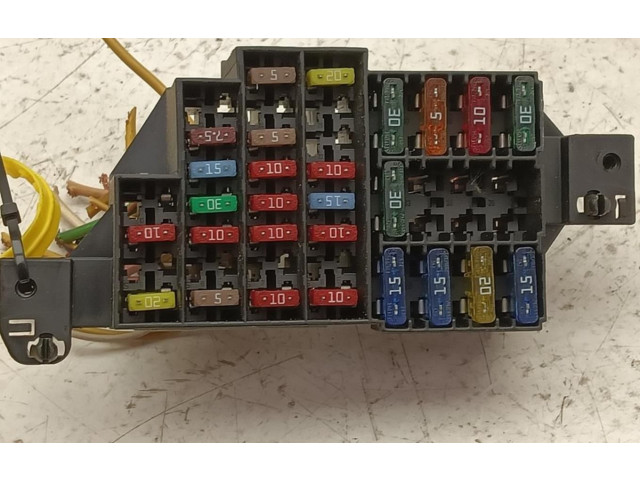 Блок предохранителей 7703297597 Dacia Logan I